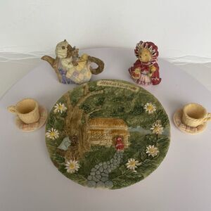 LITTLE‎ RED RIDING HOOD MINIATURE RESIN TEA SET